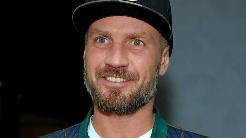 Костомаров о нейтральном статусе россиян: у каждой страны должен быть флаг