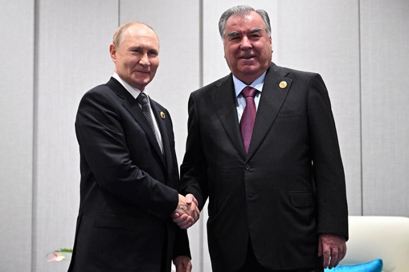 Путин поздравил Рахмона с днем рождения и отметил развитие сотрудничества