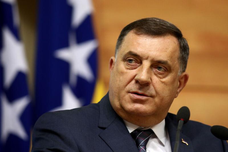 Додик: Британия, ФРГ и Франция пытаются провести в Сербии цветную революцию