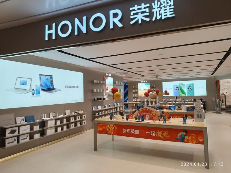 Honor сравнила камеру Magic 8 Pro и iPhone 17 Pro при экстремальных условиях