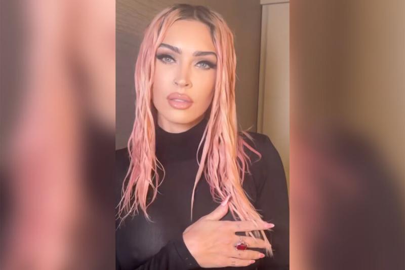 Актриса Меган Фокс снялась в платье с полупрозрачной юбкой после родов