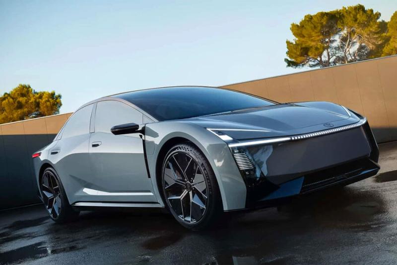 В Токио Toyota раскрыла внешность новой Corolla