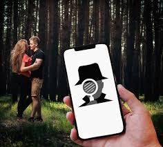 Психиатр Меринов назвал необоснованными страхи прослушки через гаджеты