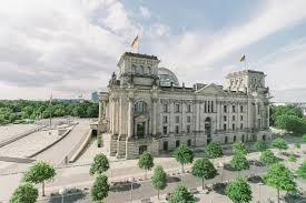 Рейтинг канцлера Германии Мерца снизился на фоне внутренних конфликтов