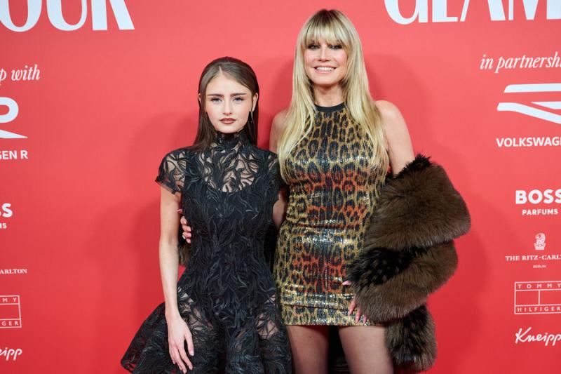 Модели Хайди и Лени Клум вышли на публику в мини-платьях