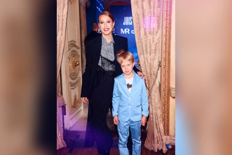 Журналистка Ксения Собчак заявила, что увезла сына в Шанхай на его 9-летие