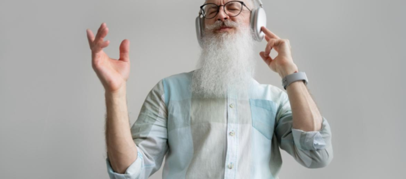 Музыка снижает вероятность деменции у пожилых людей