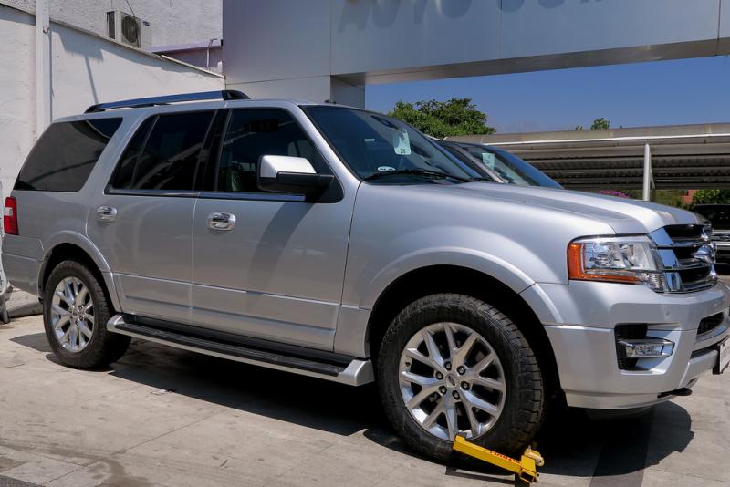 Владелец Ford Expedition 2023 года сообщил о финансовых потерях