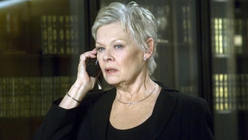 Актриса Денч стала забывать свои планы на завтра