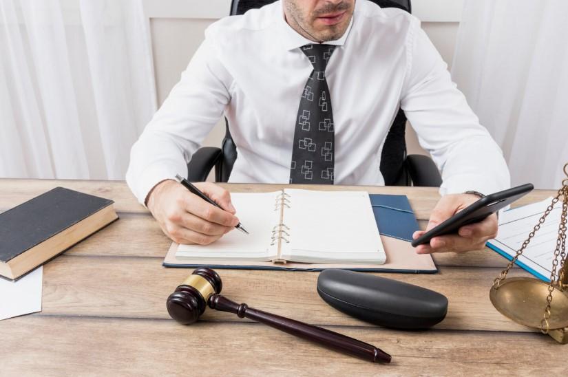 Судебные приставы рассказали, при какой сумме долга могут арестовать имущество