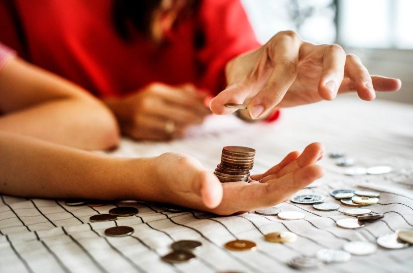 В РФ предложили повысить выплаты по временной нетрудоспособности для родителей несовершеннолетних