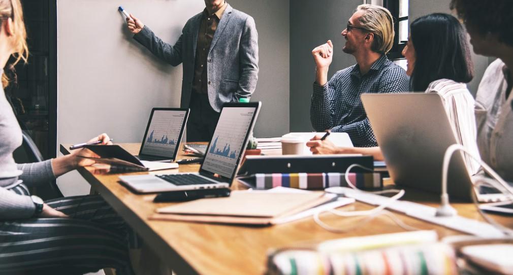 Эксперт считает, что опоздание по уважительной причине не должно наказываться работодателем