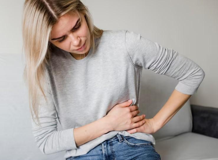 Врач-гепатолог Владислав Савельев назвал тревожные сигналы организма, указывающие на патологии печени