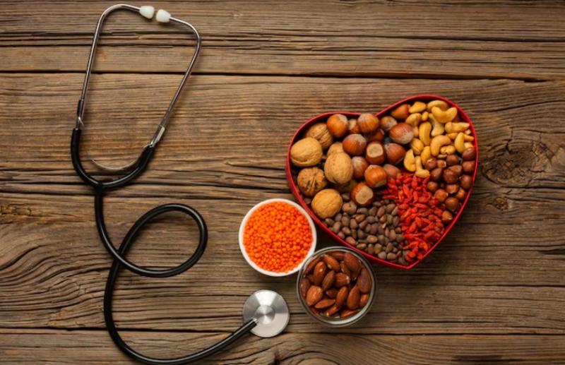 Врач-кардиолог Варфоломеев назвал признаки накопления холестерина