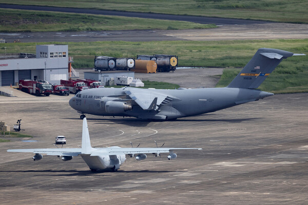 Monde: транспортные самолеты США активно летают между Европой и Ближним Востоком