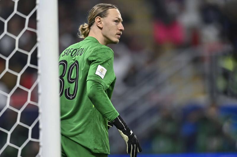 Вратарь «ПСЖ» Сафонов включен в заявку команды на матч против «Страсбура»