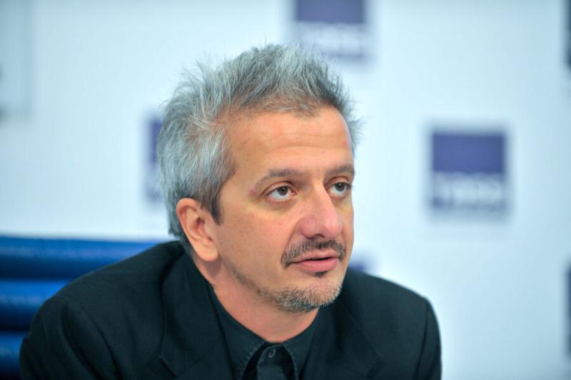 Минкультуры РФ: Богомолов останется и. о. ректора МХАТ до выборов