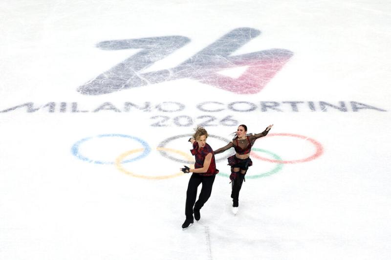 Фигуристка Диана Дэвис заявила об астме, пожаловавшись на курильщиков