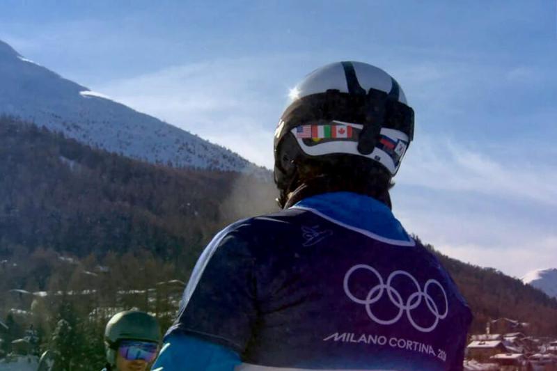 Итальянский сноубордист Фишналлер выступает на ОИ с флагом России на шлеме