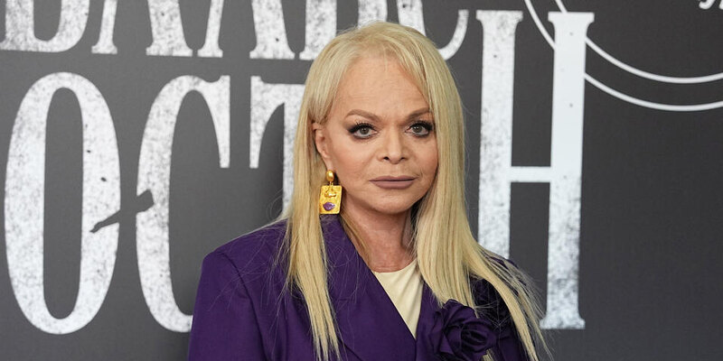 Лариса Долина подала иск о компенсации имущественного ущерба за мошенничество