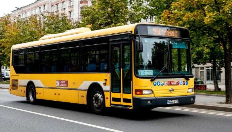 В Германии 15-летний подросток угнал автобус ради поездки с девушкой