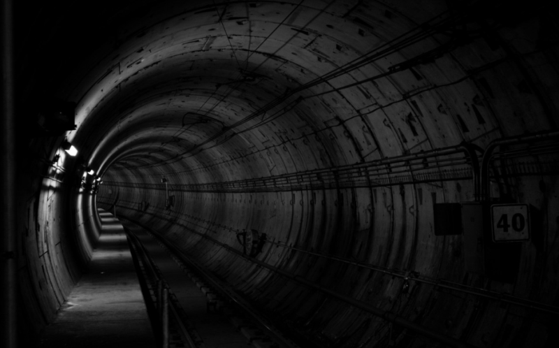 Под рельсами метро в Ньюкасле нашли кассеты с «Хоббитом» Толкина 1968 года