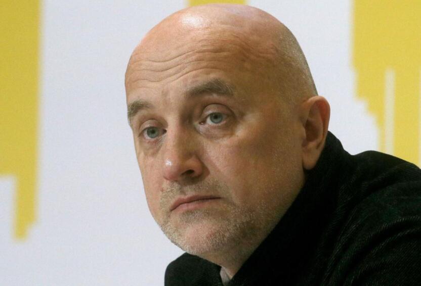 Захар Прилепин приостановил литературную деятельность на время службы