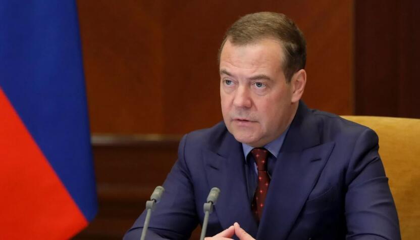 Медведев о конфликте на Ближнем Востоке: шахматы с тремя игроками